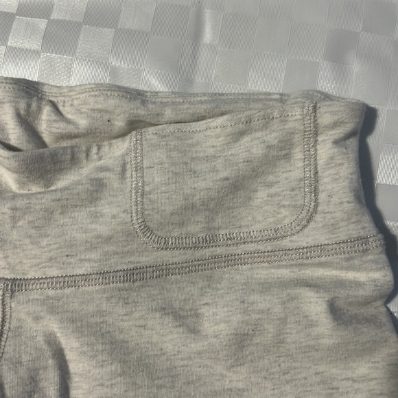 3/$20 lole small  heather white capris - Picture 5 of 6